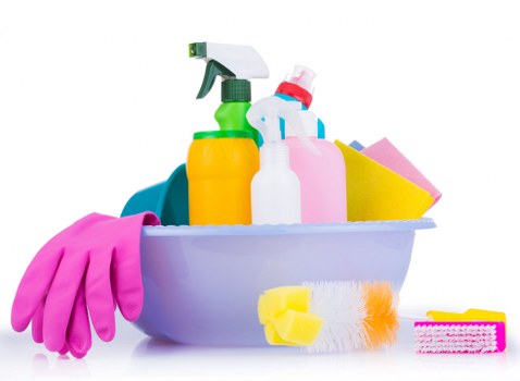 Cleaner preparing a bathroom for move-out inspection in Shoreditch